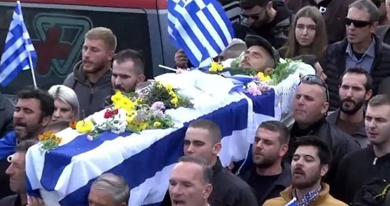 Αλβανία: Είσοδος 30 ευρώ για όποιον θέλει να τιμήσει τον Κ. Κατσίφα – Οι προκλήσεις δεν σταματούν